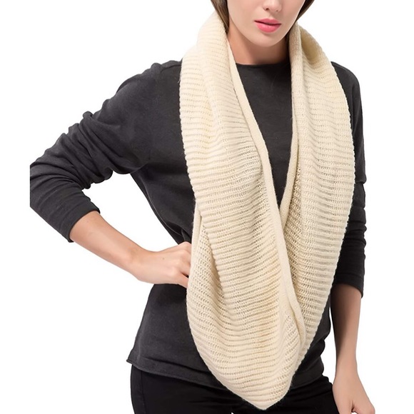 NWT Ivory knit infinity scarf - Picture 3 of 5